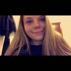 Meet your Posher, Adrianna